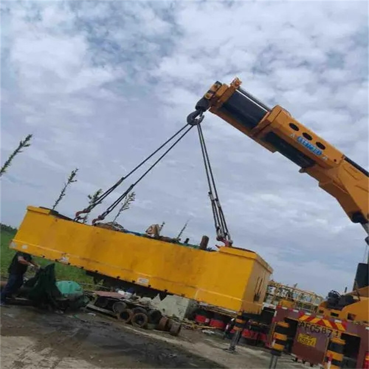 兴业吊车吊集装箱需要多少钱