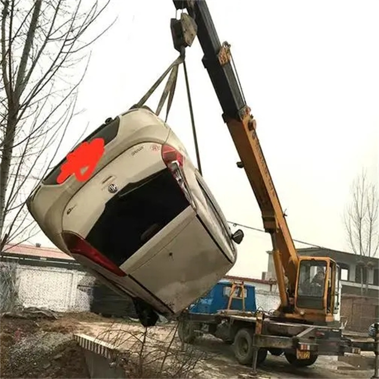 兴业吊车救援小汽车怎么吊